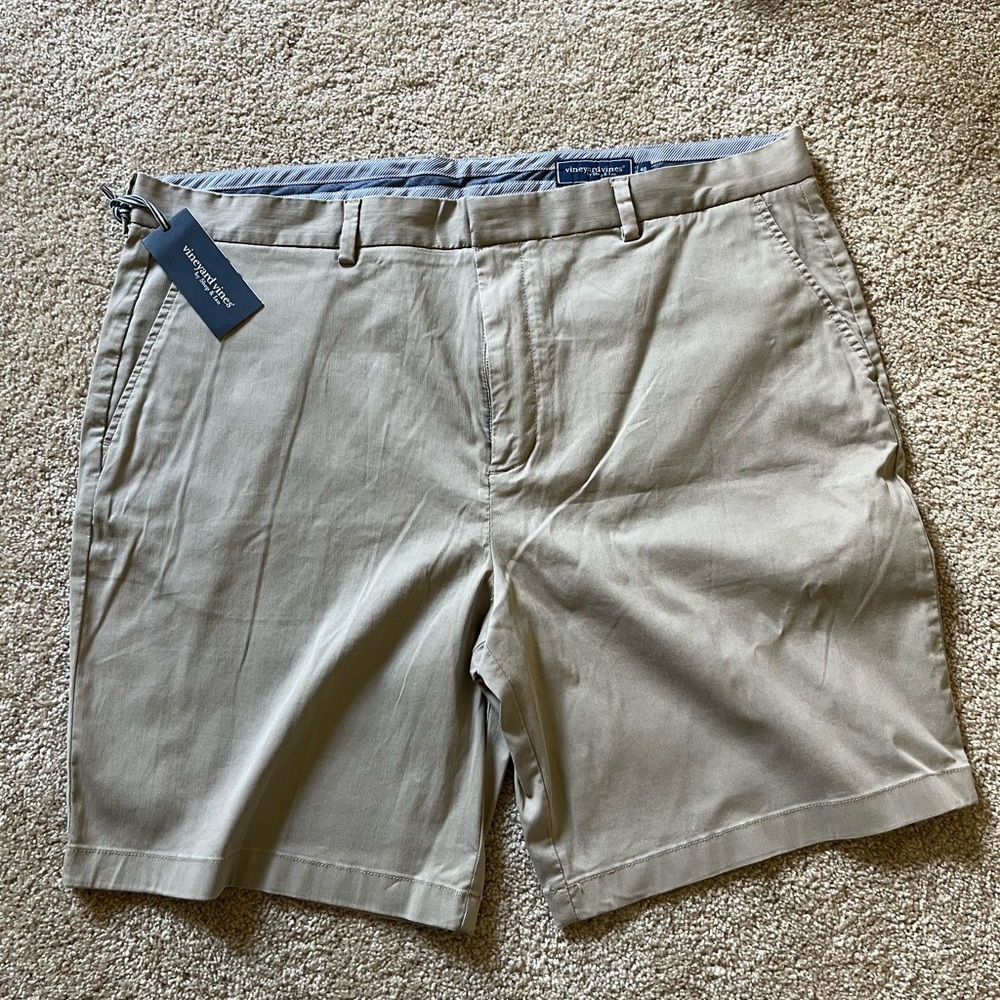 Men’s Vineyard Vines 9” Commodore Shorts -NWT